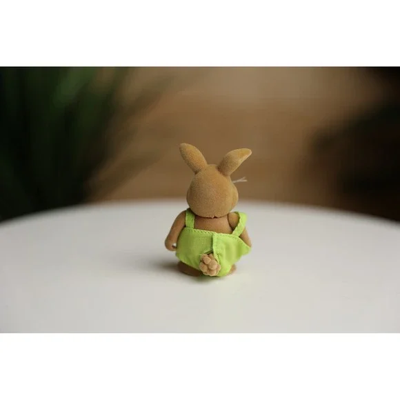Calico Critters Sylvanian Families Tan Rabbit Figure Green Carrot Overalls Bunny - Picture 2 of 3